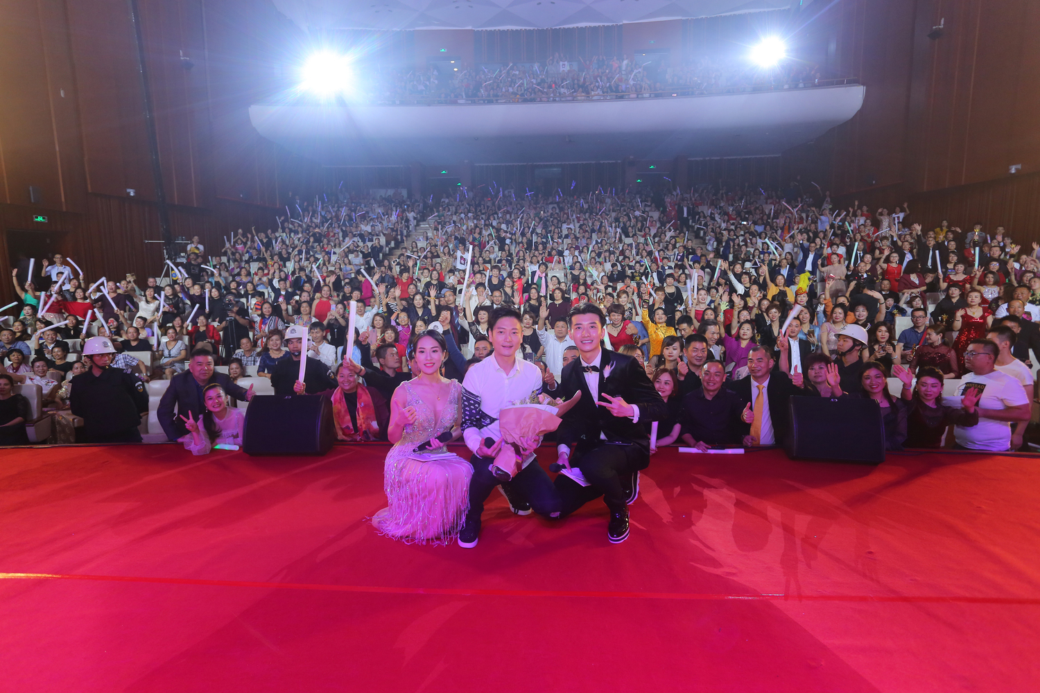 斑消宝2018星光盛典，明星压轴登场