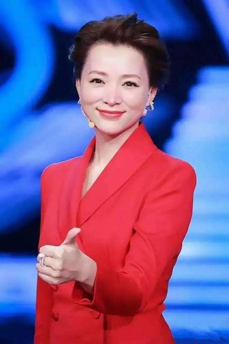 董卿给女人“开学第一课“，优雅的女人都有一条共同点